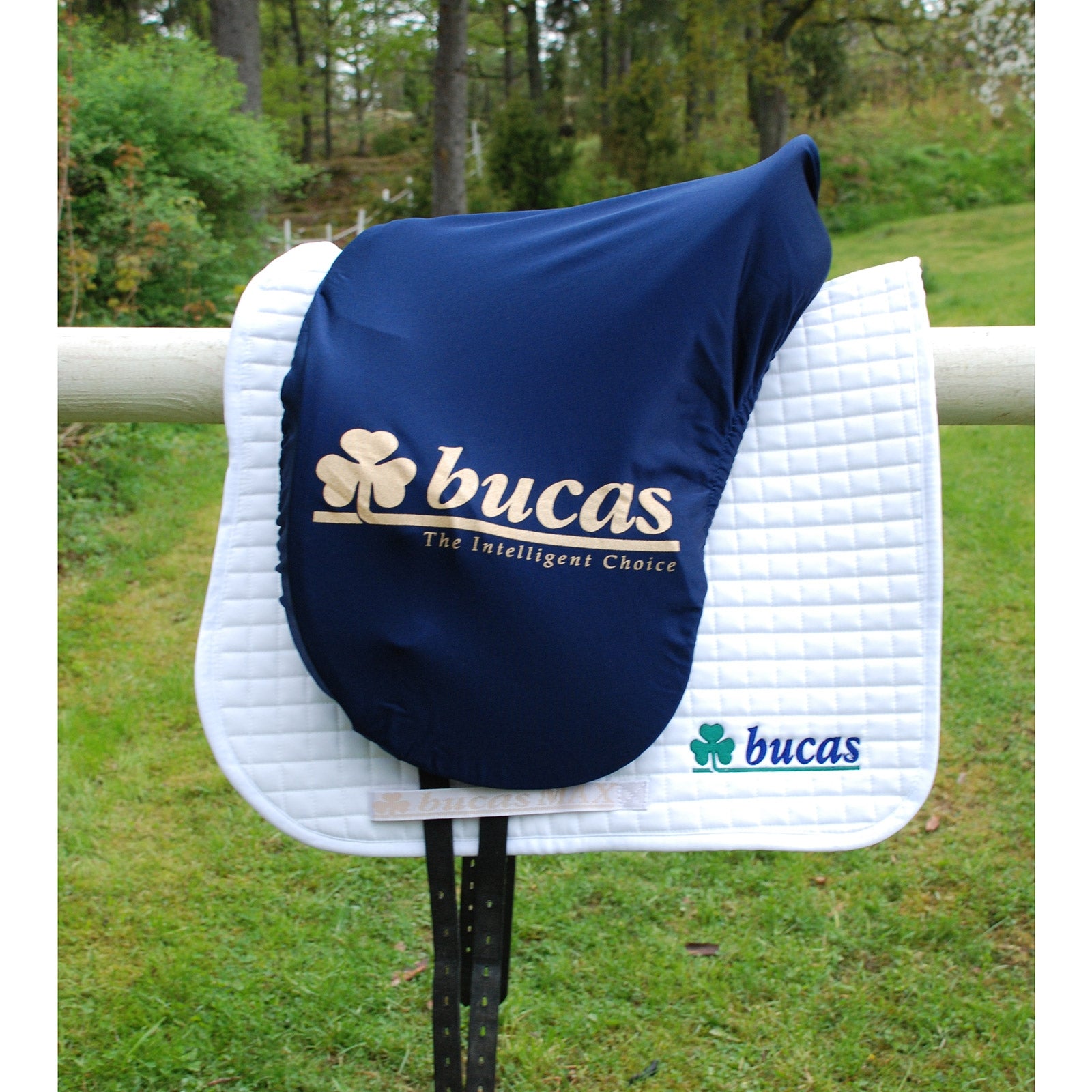 Bucas Max sadelovertræk, faconsyet, marineblå/Bucas logo Sadler & gjorde