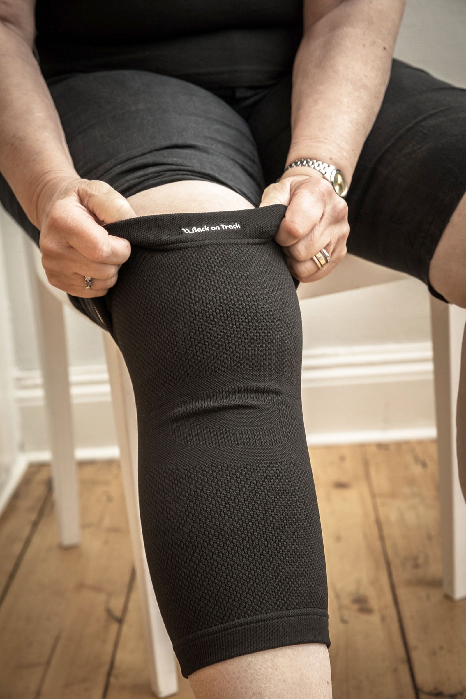 undefined Back on Track Physio Knee Brace, 4way stretch Accessories