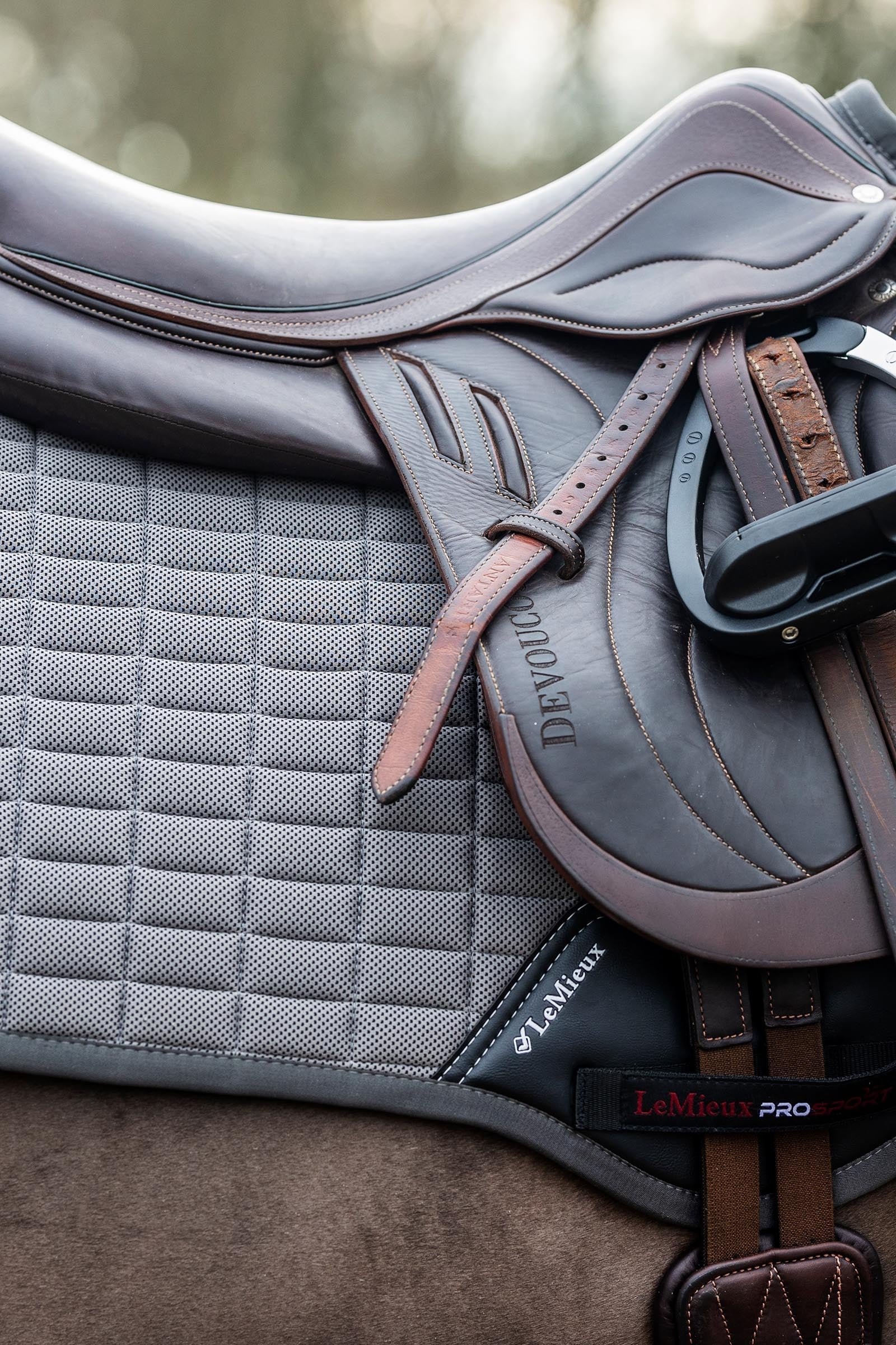 LeMieux Self-Cool Close Contact Saddle Pad Saddle Pads