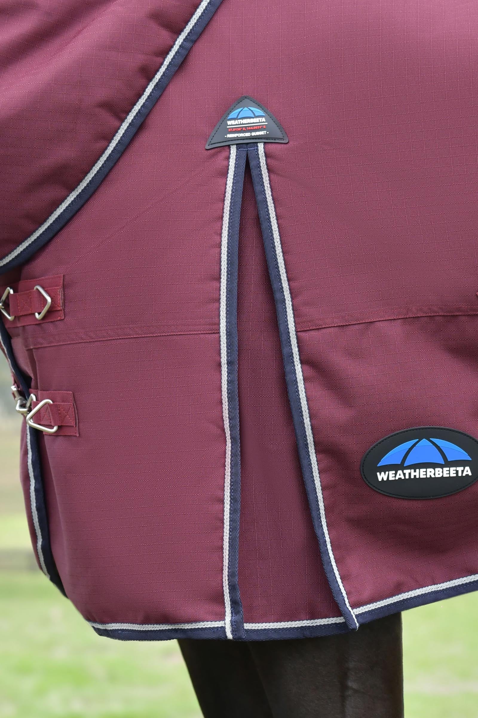 Weatherbeeta Comfitec Essential Turnout Rug Detach-A-Neck 220g Horse Rugs