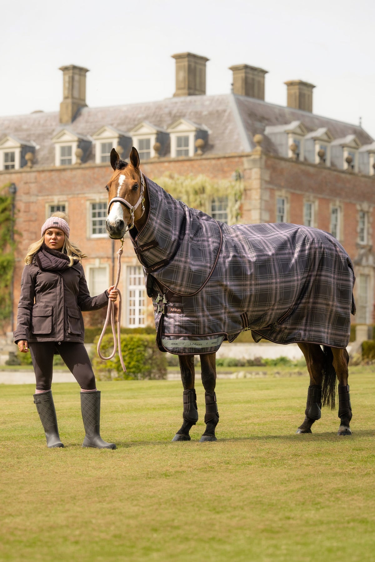LeMieux Arika Heritage Check Turnout Rug, 200 g Horse Rugs