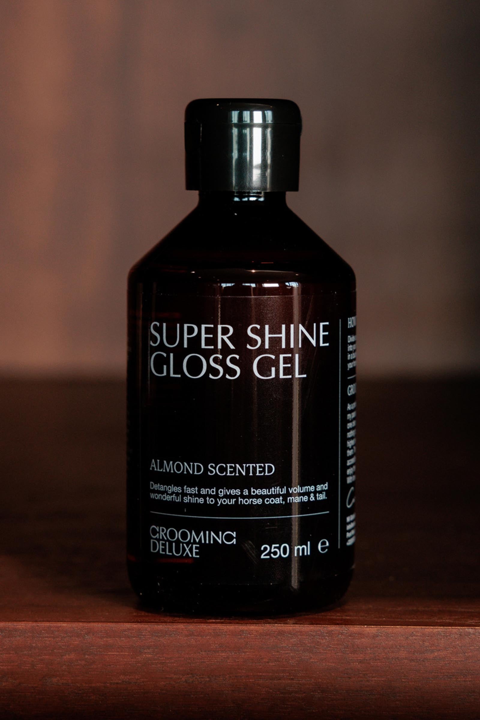 Grooming Deluxe Super Shine Gloss Gel Almond, 250 ml Horse Health Care