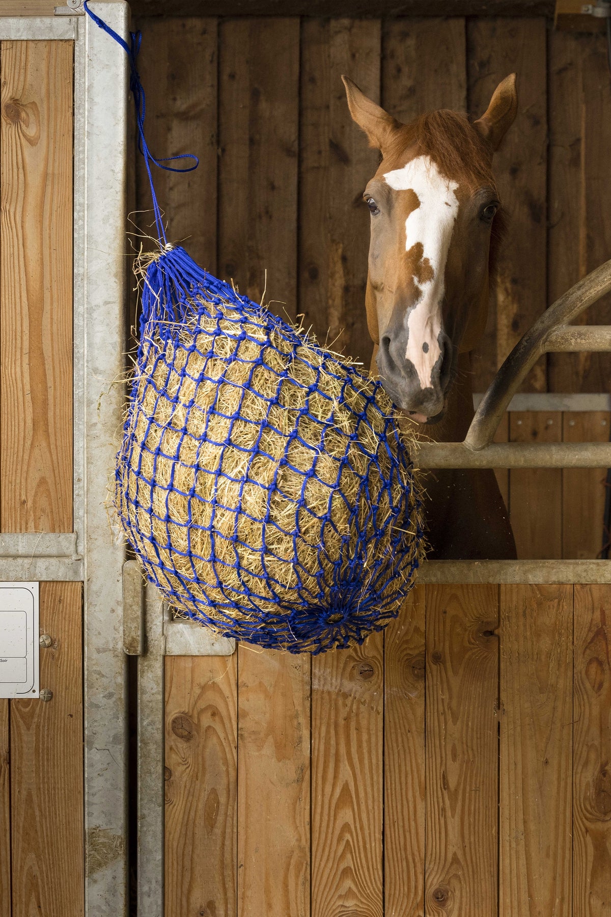 HIPPOTONIC Large Mesh Hay Net (104 cm) Horse Feeders & Waterers