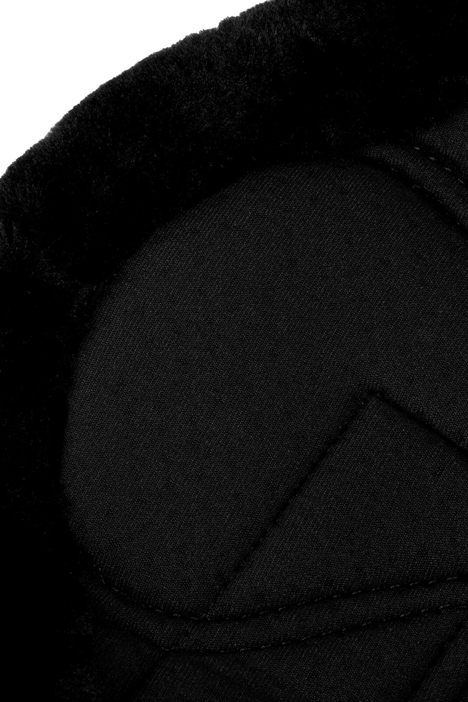 Pack shot 8