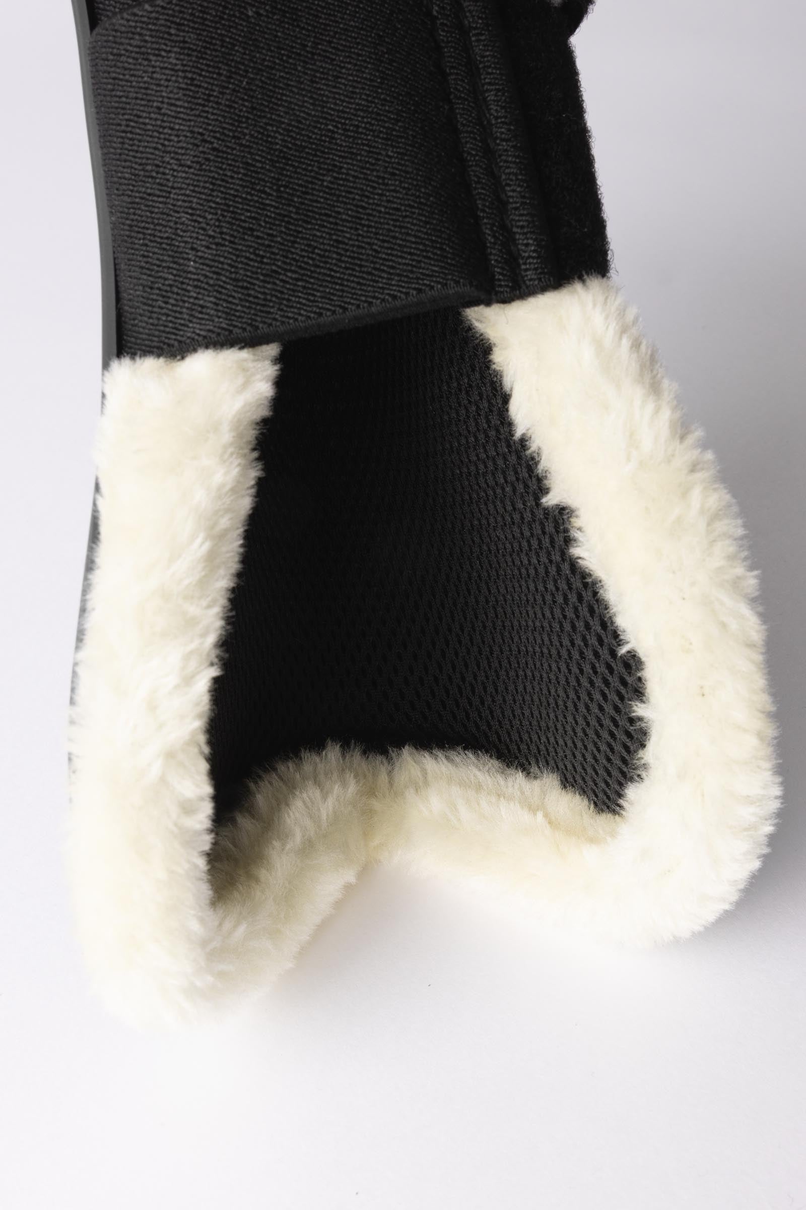 Horze Armour Airflow Tendon With Fake Fur Leg Protection & Hoof Protection for Horses